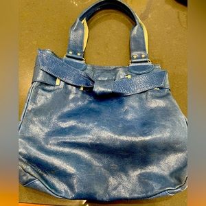 GUC ROBERTA GANDOLFI Blue Leather shoulder Bag. Pop of yellow inside! 13”x11”x5”